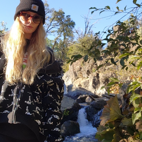 Meet your Posher, Teresa - Picture 1 of 4